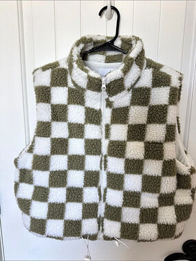 Wild Rose Checkered Sherpa Jacket in Green & White Like New
